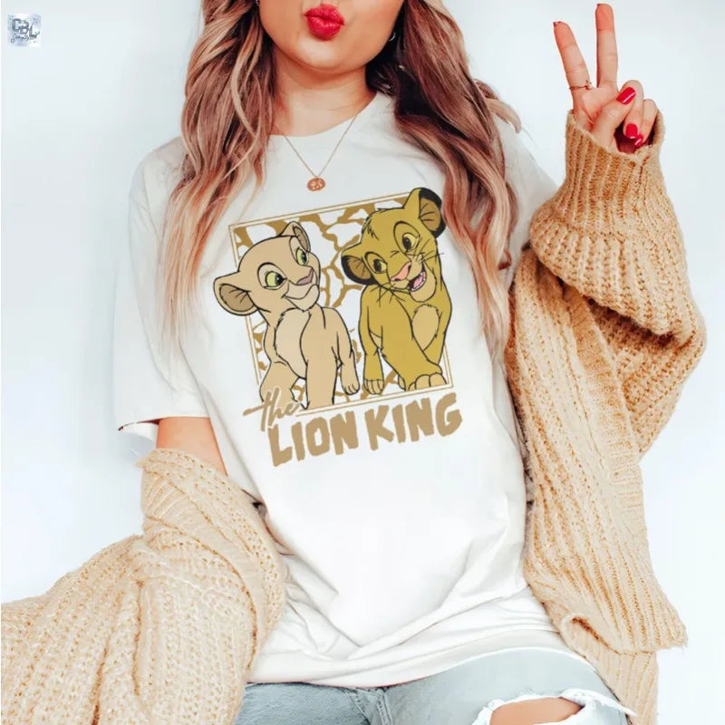 T-Shirt Disney Lion King Simba and Young Nala Hakuna Matata - Retro Unisexe Family Birthday Gift