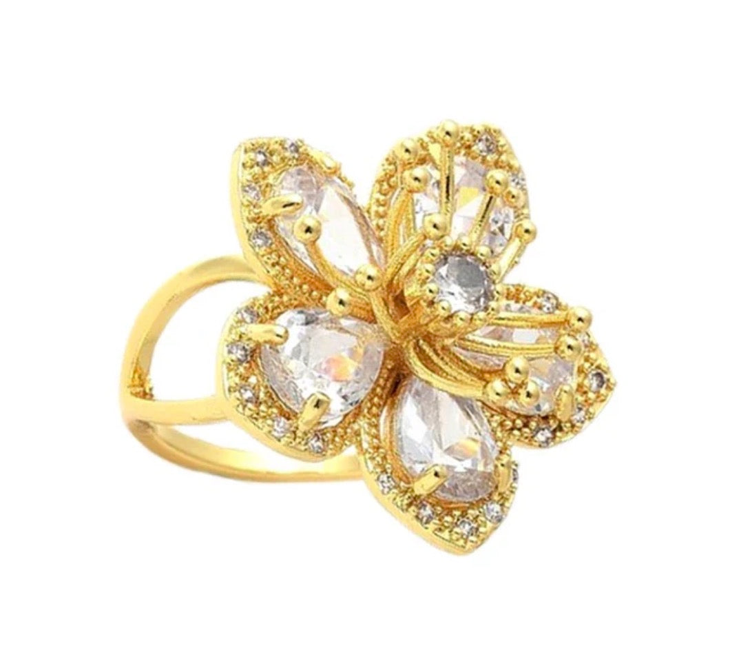 Bague fleur zirconiums blancs plaqué or
