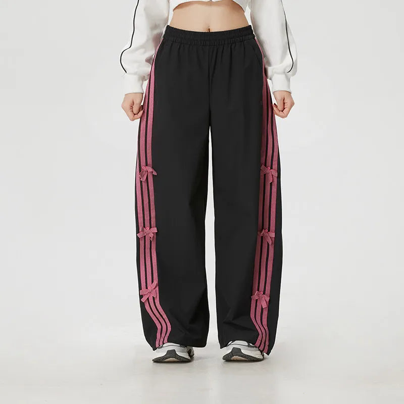 Pantalon de Survêtement Femme Adidas – Bandes Roses, Coupe Ample, Taille Élastique
