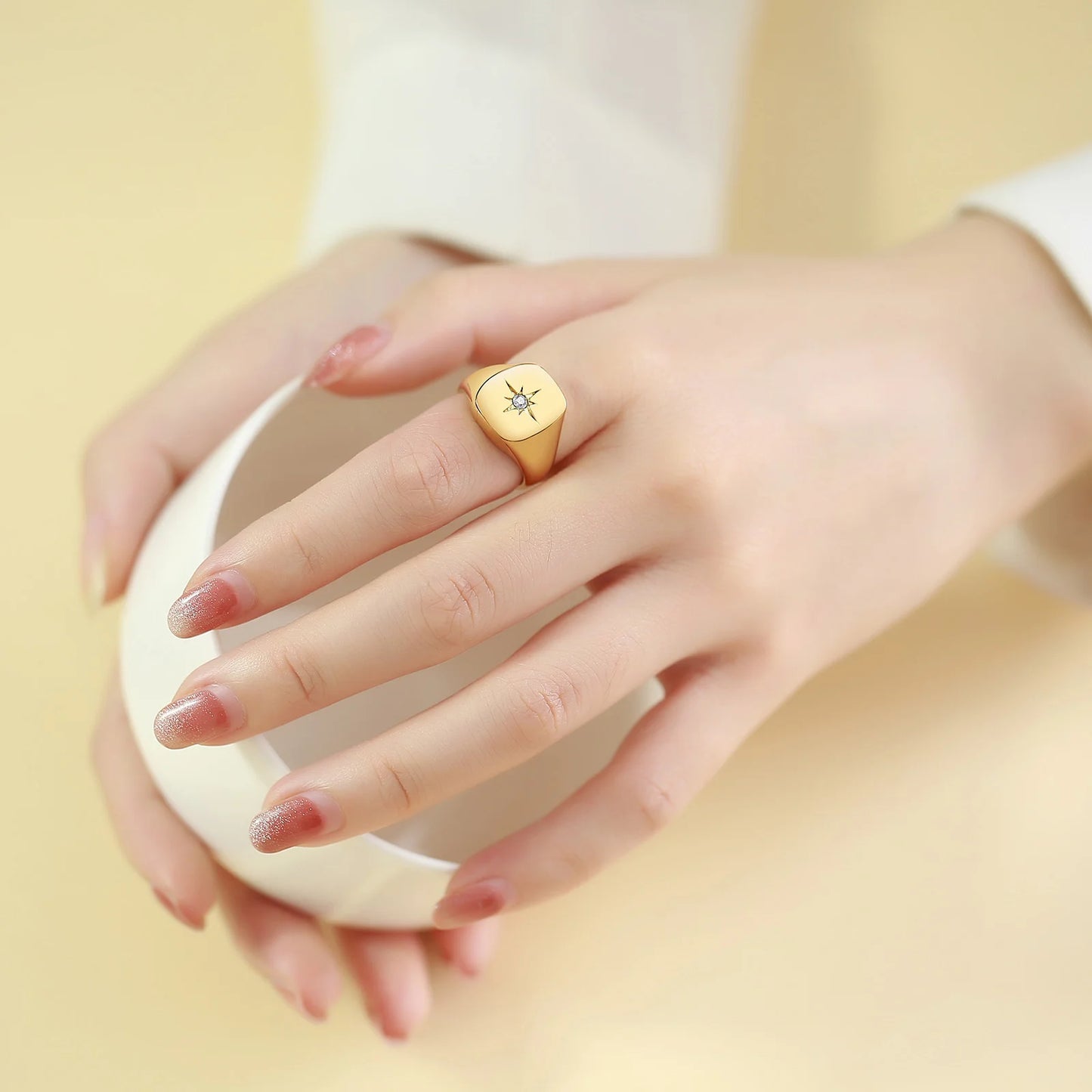 Bague Chevalière Étoile Femme Couleur Or - Zircone AAA