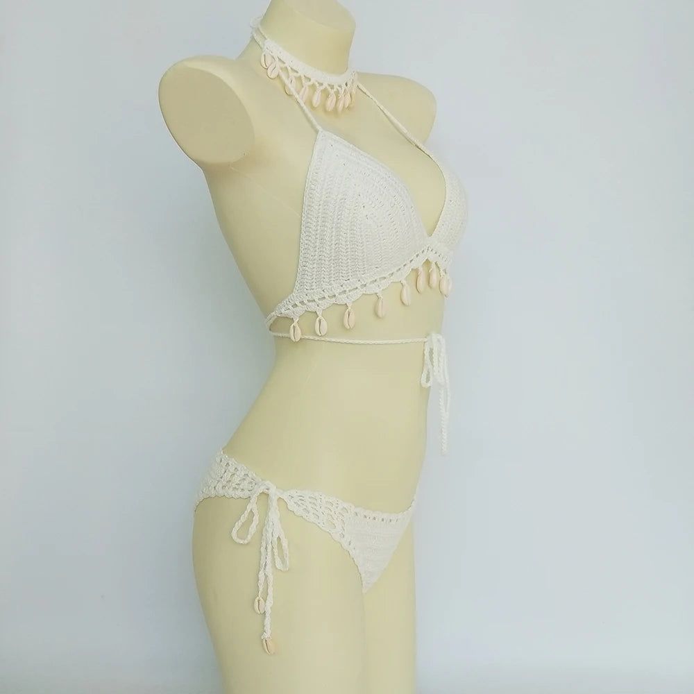 Ensemble Bikini 3 Pièces Crochet avec Coquillages - Top à Franges, String Sexy et Chaîne de Cheville Coquillage
