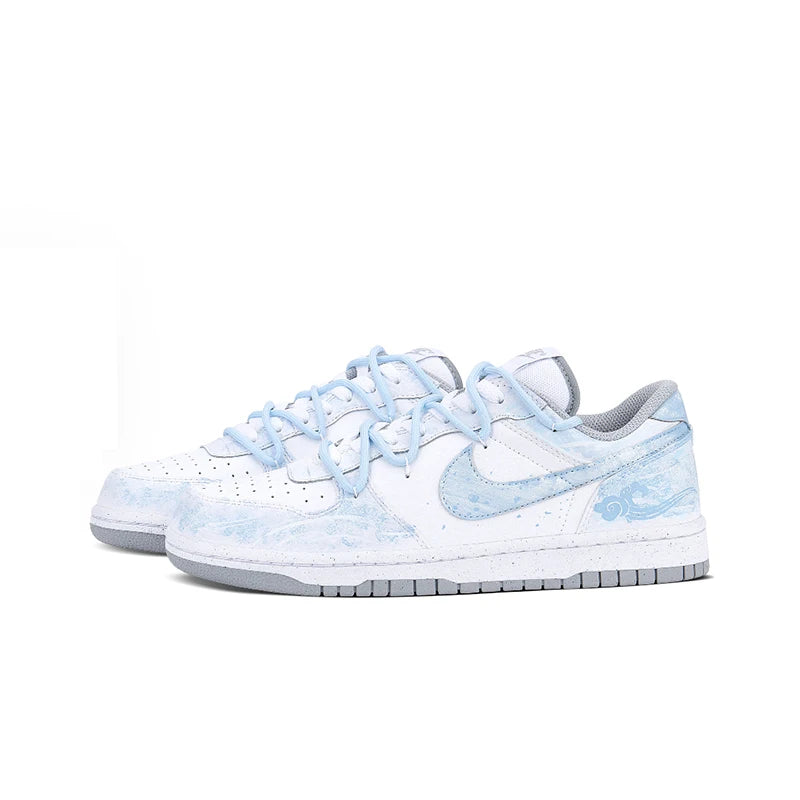 Sneakers Nike Dunk Low Custom Peint à la Main – Nuages Brumeux Homme