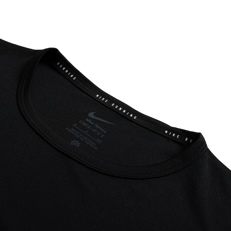 T-shirt Femme Nike – Col Rond, Séchage Rapide, Running & Fitness, Respirant