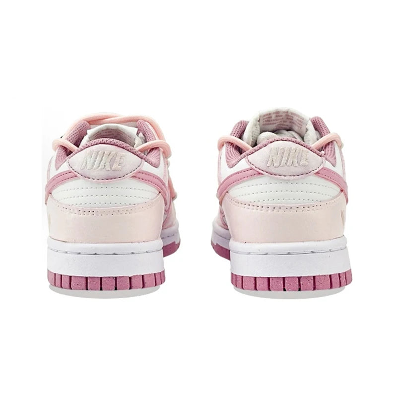 Sneakers Nike Dunk Low Custom « Honey Rose » Peintes à la Main – Cœur Fashion Femme