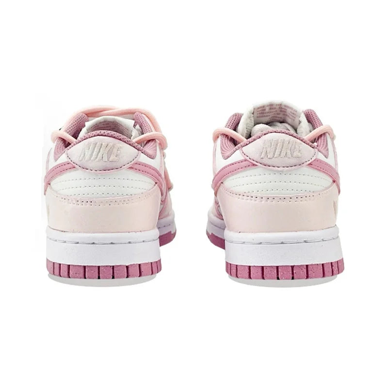 Sneakers Nike Dunk Custom « Honeyed Rose » Peintes à la Main – Femme