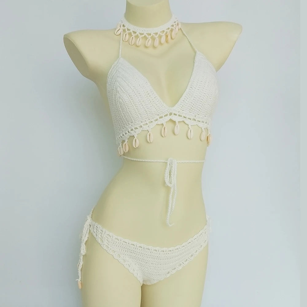 Ensemble Bikini 3 Pièces Crochet avec Coquillages - Top à Franges, String Sexy et Chaîne de Cheville Coquillage