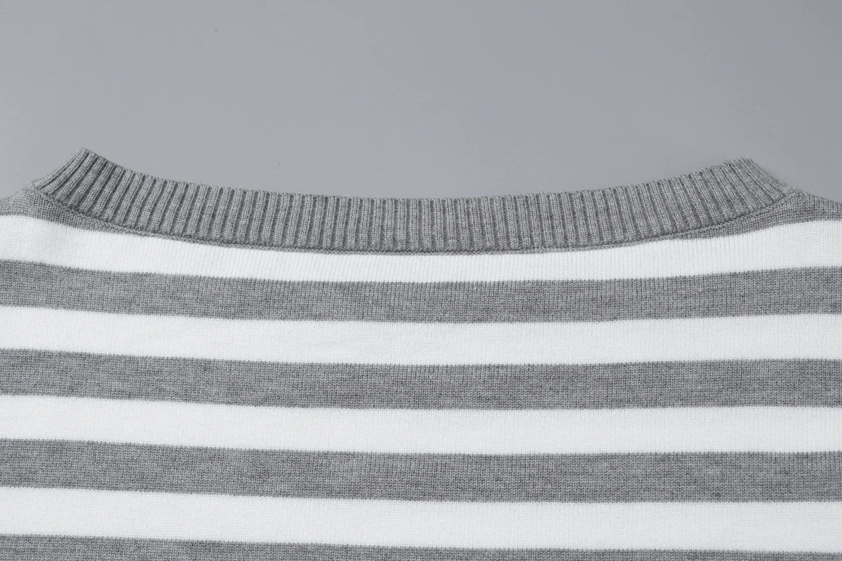 Ensemble Crop Top Épaule Asymétrique et Short Rayé