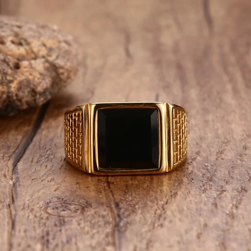 Bague Chevalière Homme Pierre Noire - Acier Doré