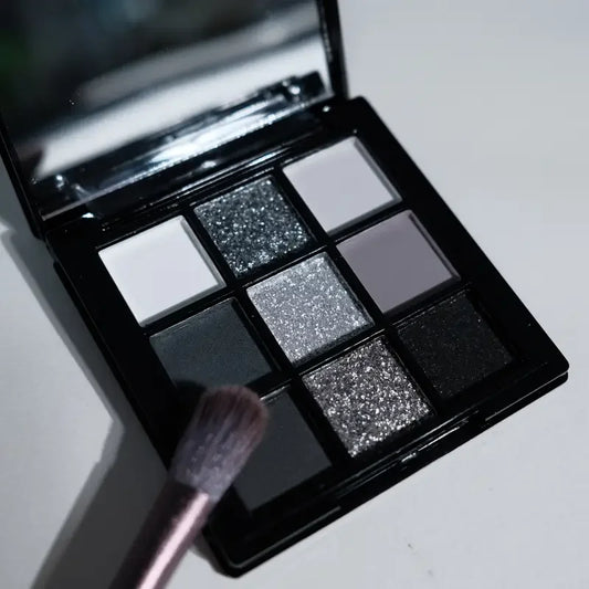 Palette Fard à Paupières Smoky Noir 9 Couleurs - Gris Foncé Mat Lumineux Scène Soirée Festival Maquillage Intense
