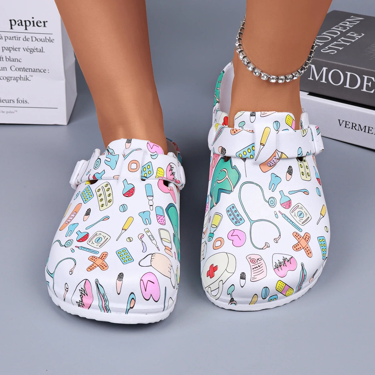 Sabots Femme EVA Imprimés - Mules Maison Antidérapantes, Boucle Ajustable Bout Fermé Confort Travail