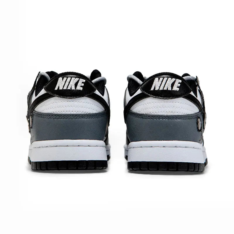 Sneakers Nike Dunk Custom « Panda » Déconstruit Graffiti Patch Lapin – Femme