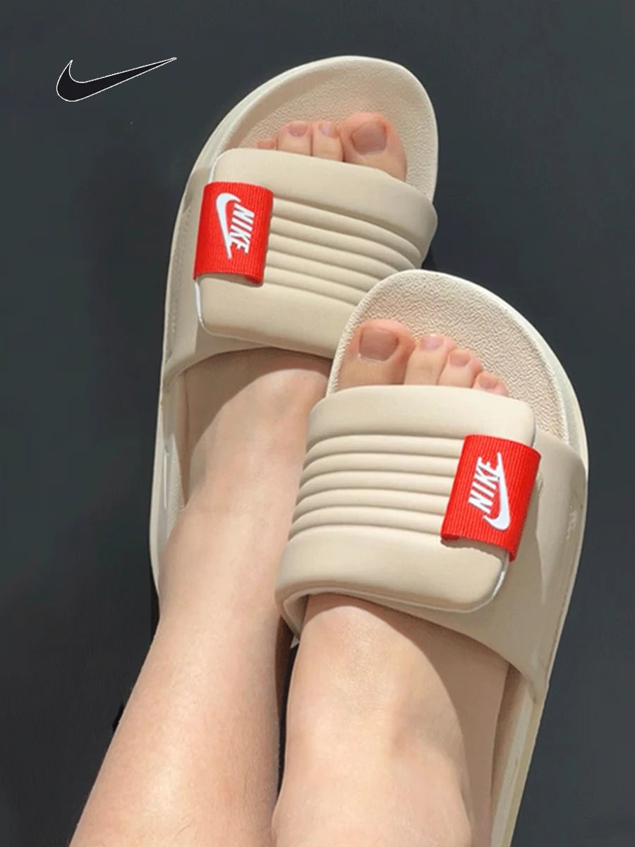 Sandales Nike Offcourt Adjust Slide Femme – Bride Réglable Légère DV1033-100