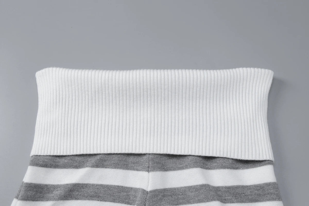 Ensemble Crop Top Épaule Asymétrique et Short Rayé