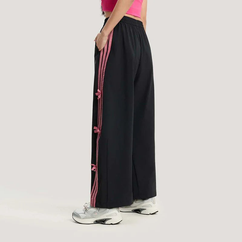 Pantalon de Survêtement Femme Adidas – Bandes Roses, Coupe Ample, Taille Élastique