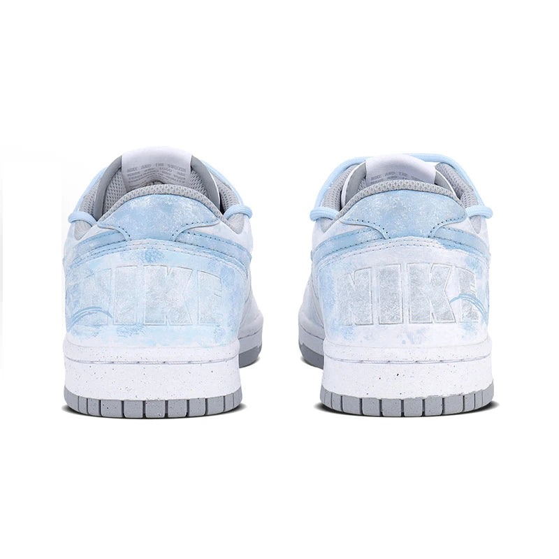 Sneakers Nike Dunk Low Custom Peint à la Main – Nuages Brumeux Homme