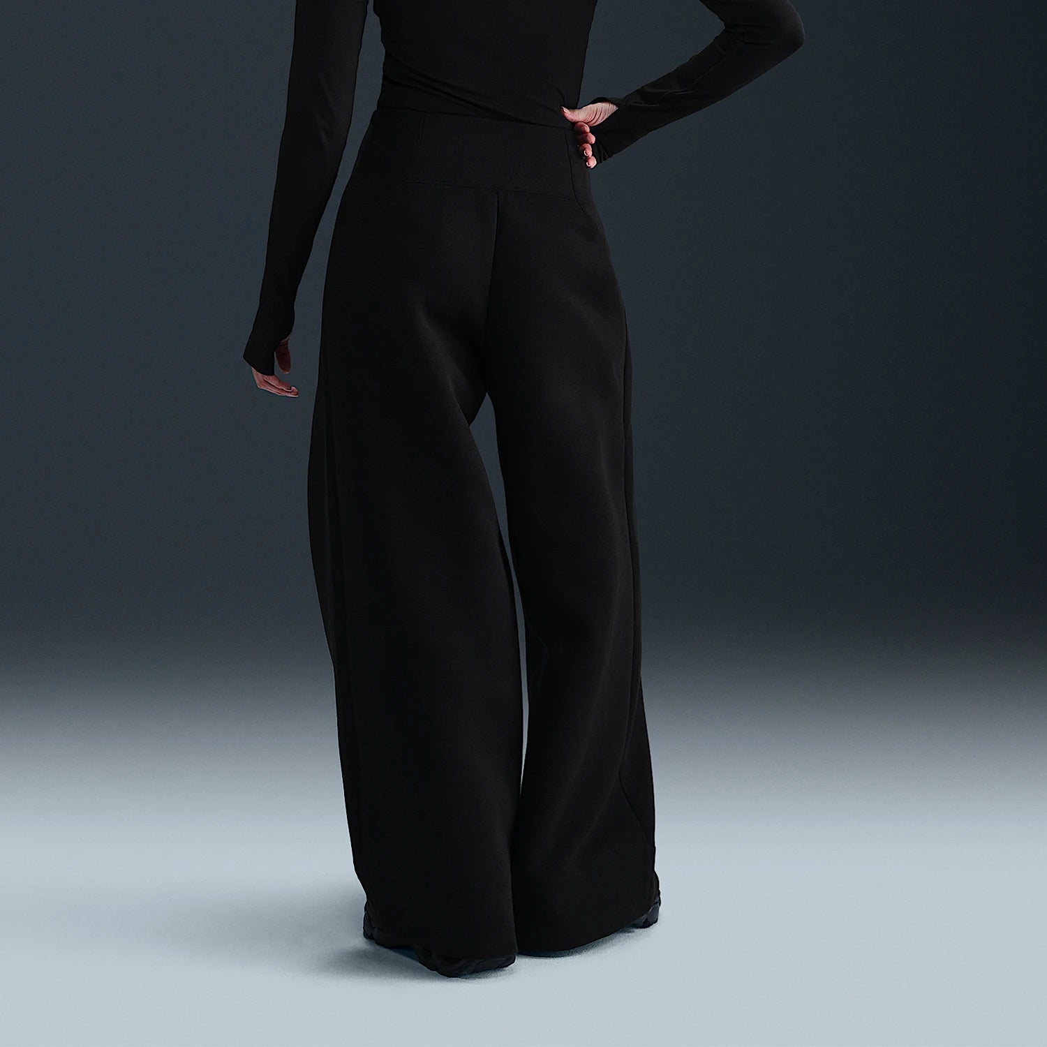 Pantalon Nike Taille Haute à Jambe Large Femme – Sportswear Élégant