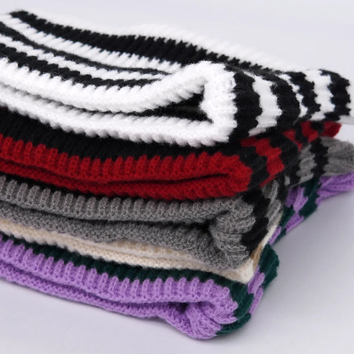 Bonnet Oreilles Chat Étoiles Rayures YK2 - Bonnet Hiver Femme Fille Petit Diable Tricoté Party