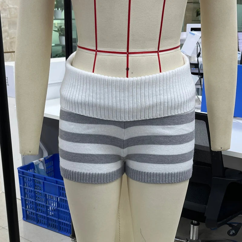 Short Tricot Rayé Taille Basse Femme - Y2K Lounge