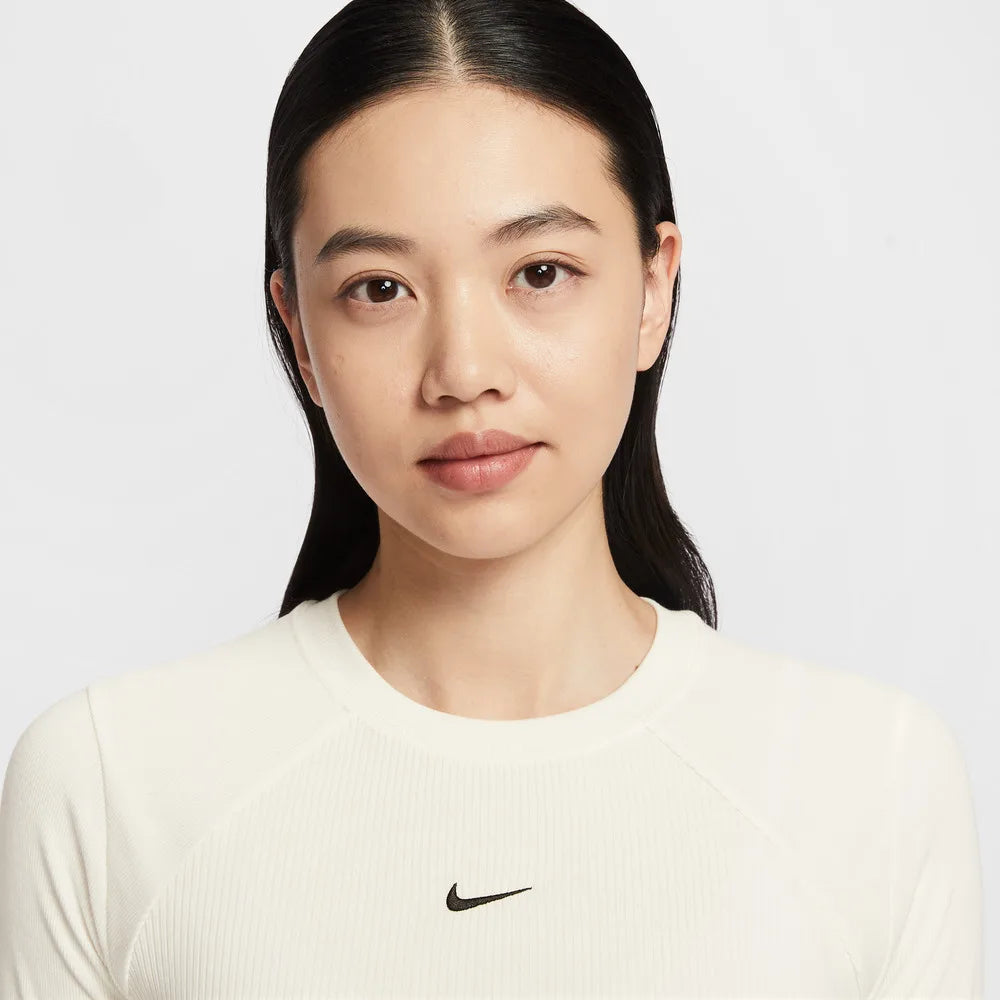 T-Shirt Nike Manches Longues Femme – Sportswear Casual Confortable