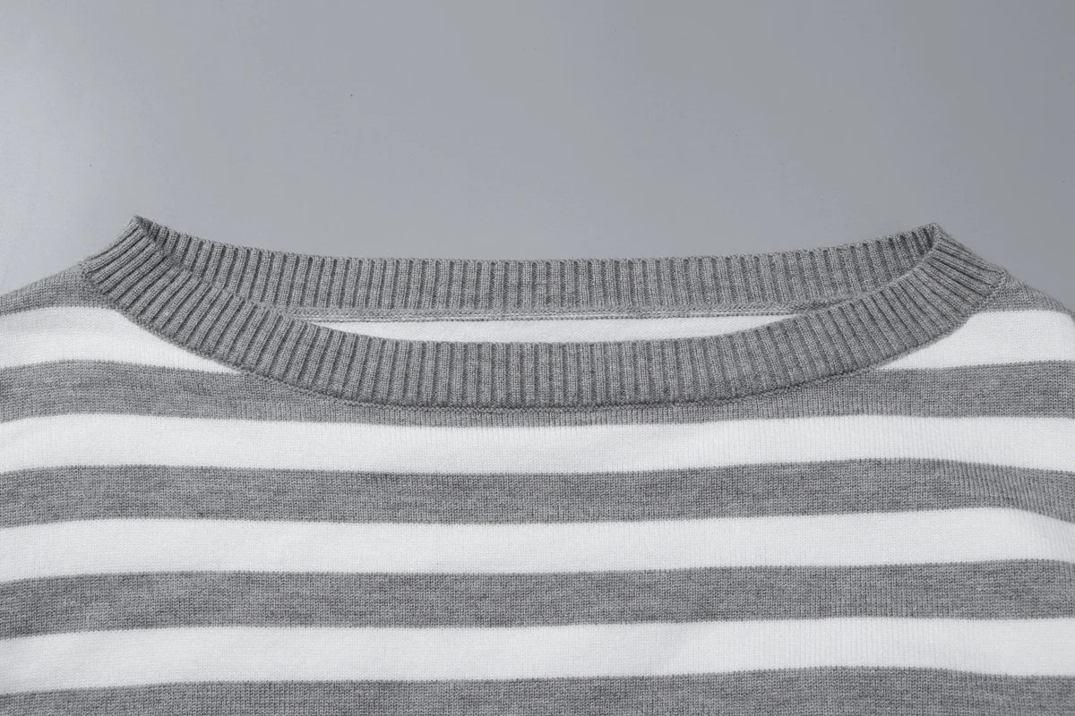 Ensemble Crop Top Épaule Asymétrique et Short Rayé