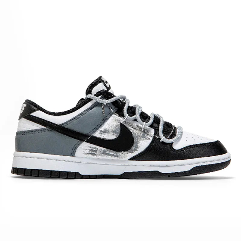 Sneakers Nike Dunk Custom « Panda » Déconstruit Graffiti Patch Lapin – Femme