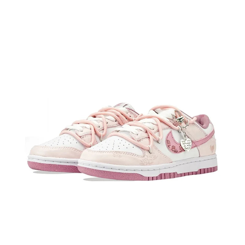 Sneakers Nike Dunk Custom « Honeyed Rose » Peintes à la Main – Femme