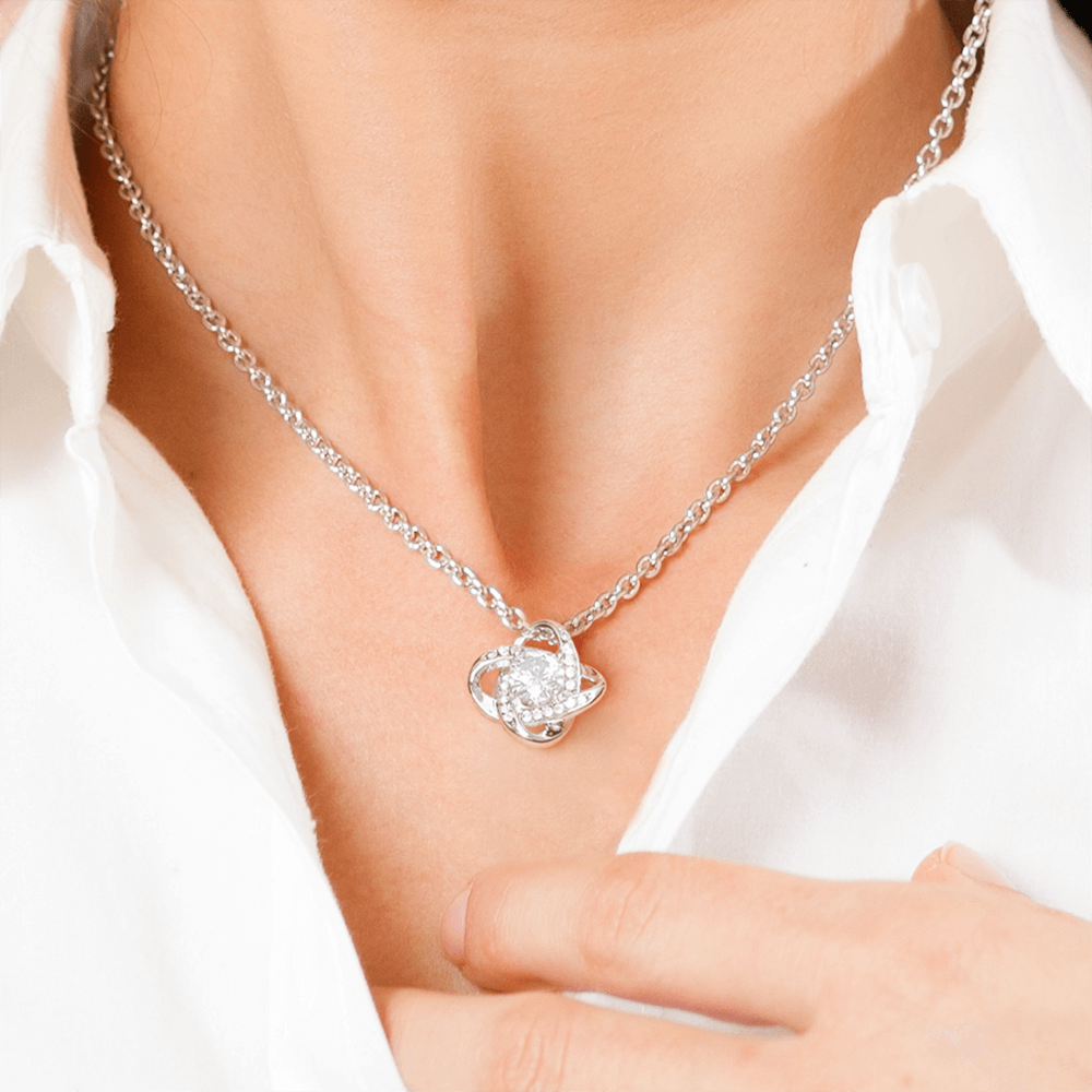 Collier Nœud d'Amour Éternel